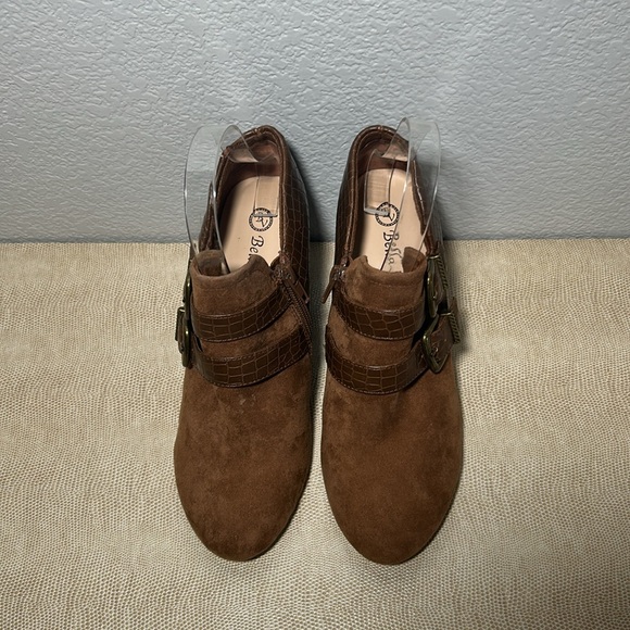 Bella Vita Thea Ankle Boots - Picture 10 of 14